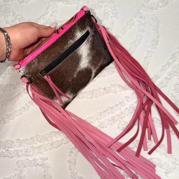 Handtooled Pink Leather Fringe Crossbody Bag with Cowhide NWOT - Picture 4 of 5